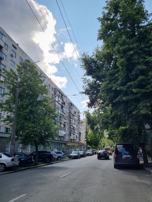 ТЦ Променада, метро 15 минут, Загоровская 3/15