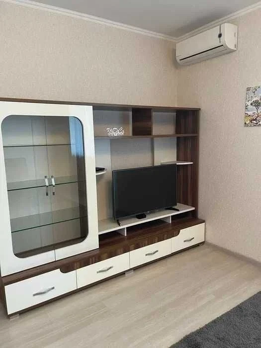 БЕЗ % СВОЯ 2 кім Ділова Тютюнника (Барбюса) Велика Васильків