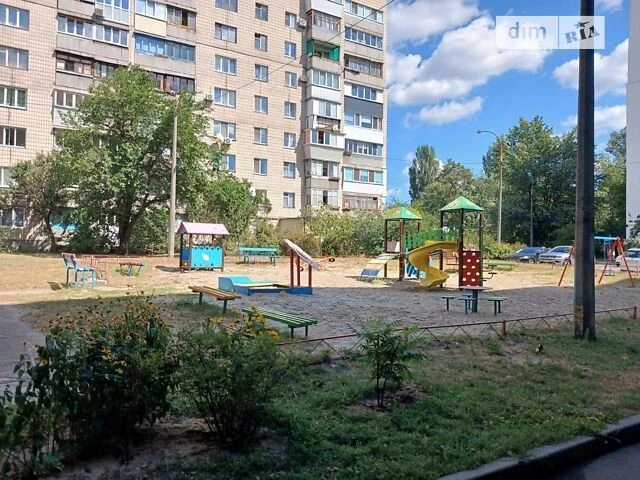 Довготривала оренда 2к квартири на вул. Юрія Литвинського 82