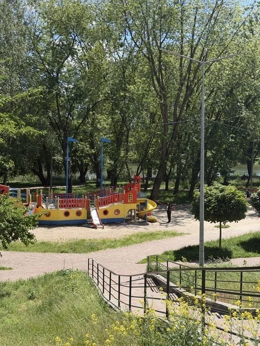 Top location! 3-room apartment for sale, Raiduzhnya Dniprovsky St.
