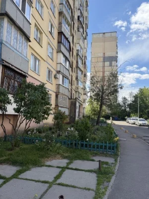 Top location! 3-room apartment for sale, Raiduzhnya Dniprovsky St.