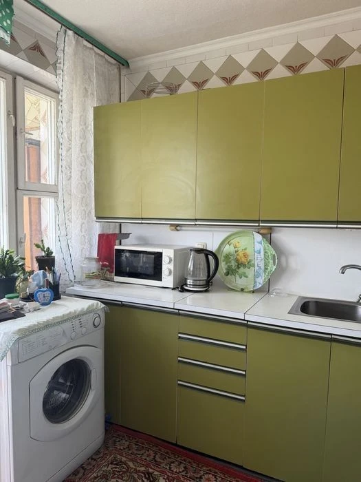 Top location! 3-room apartment for sale, Raiduzhnya Dniprovsky St.