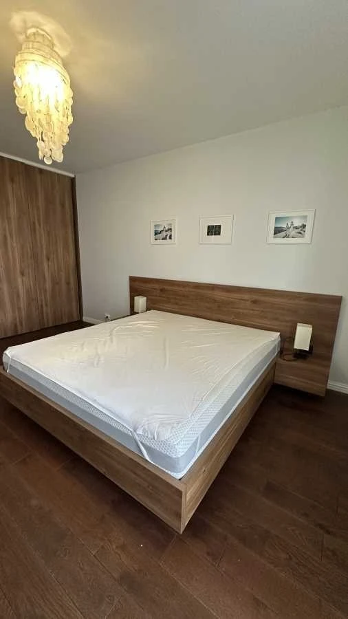 Оренда 2-кімнатної квартири 66.5 м², Комбінатна вул., 25