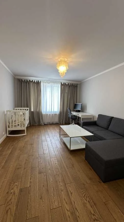 Оренда 2-кімнатної квартири 66.5 м², Комбінатна вул., 25