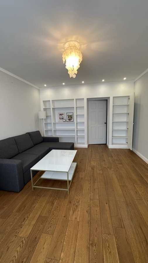 Оренда 2-кімнатної квартири 66.5 м², Комбінатна вул., 25