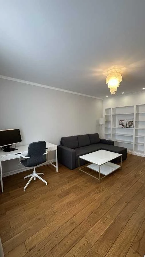 Оренда 2-кімнатної квартири 66.5 м², Комбінатна вул., 25
