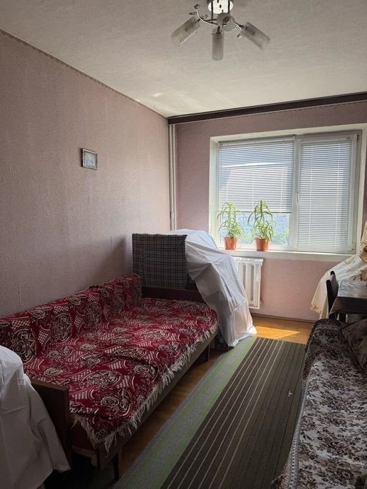 Top location! 3-room apartment for sale, Raiduzhnya Dniprovsky St.