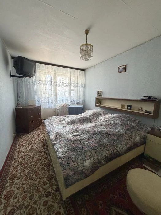 Top location! 3-room apartment for sale, Raiduzhnya Dniprovsky St.
