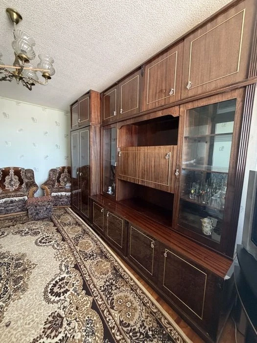 Top location! 3-room apartment for sale, Raiduzhnya Dniprovsky St.
