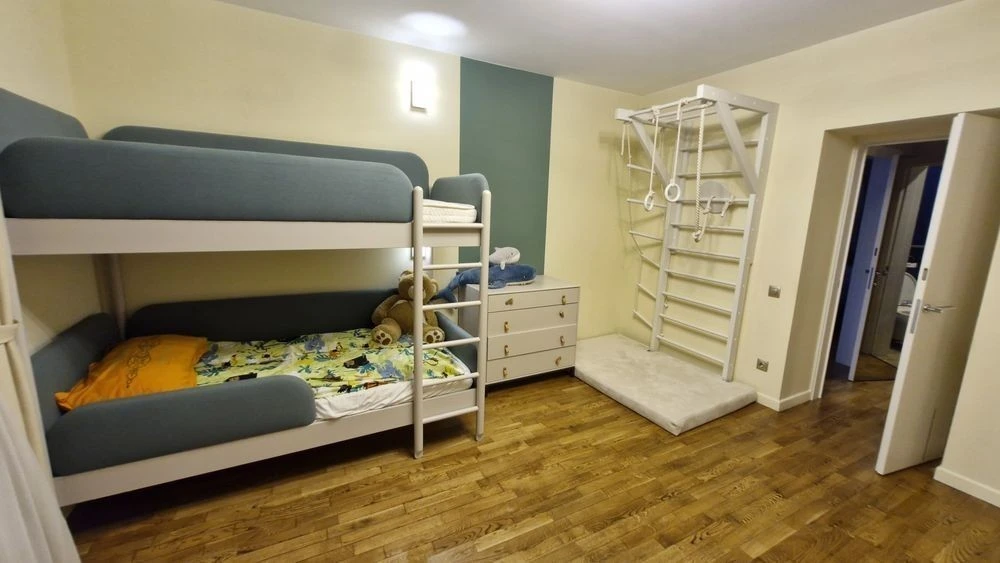 Оренда квартири 2 - рівневий пентхаус 240 м² Оболонська набе