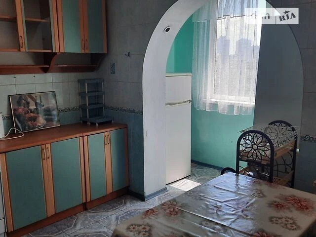 Довготривала оренда 4к квартири на вул. Лариси Руденко 3Б •