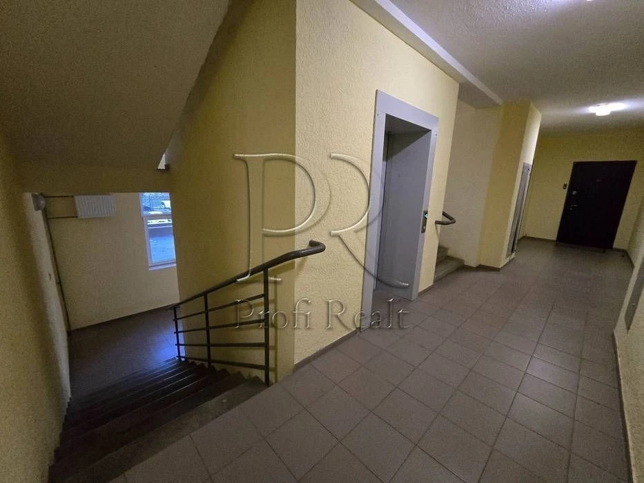 Crystal Springs Residential Complex. 1-room apartment for sale on Metrological Street