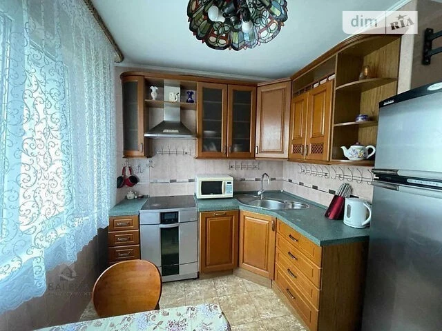 Довготривала оренда 3к квартири на вул. Олександра Махова 4В
