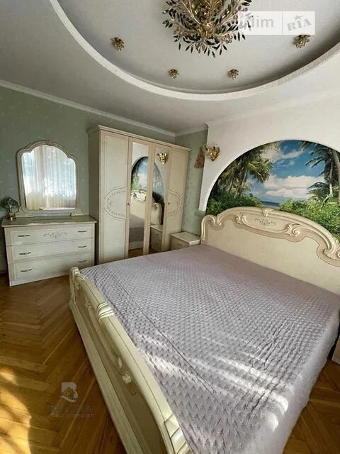 Довготривала оренда 3к квартири на вул. Олександра Махова 4В