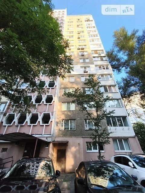 Довготривала оренда 3к квартири на вул. Олександра Махова 4В