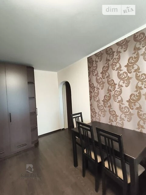 Довготривала оренда 3к квартири на просп. Леся Курбаса 18 •