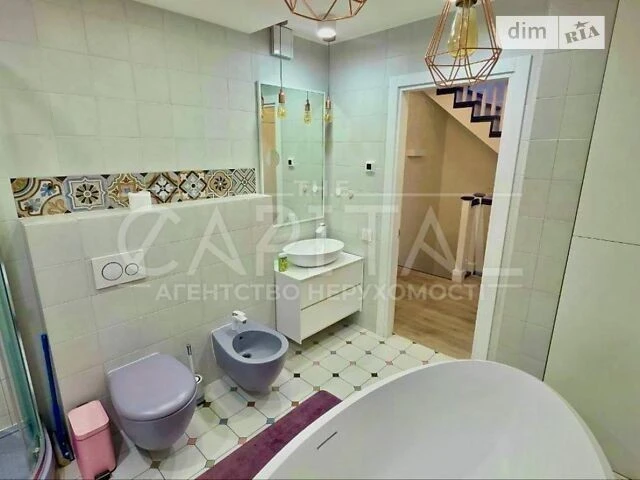 Довготривала оренда 4к квартири на вул. Регенераторна 4 • ID
