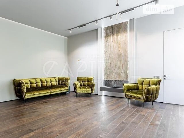 Sale of 4-room apartment 125 sq. m. on Konovaltsya Yevhena 17 •