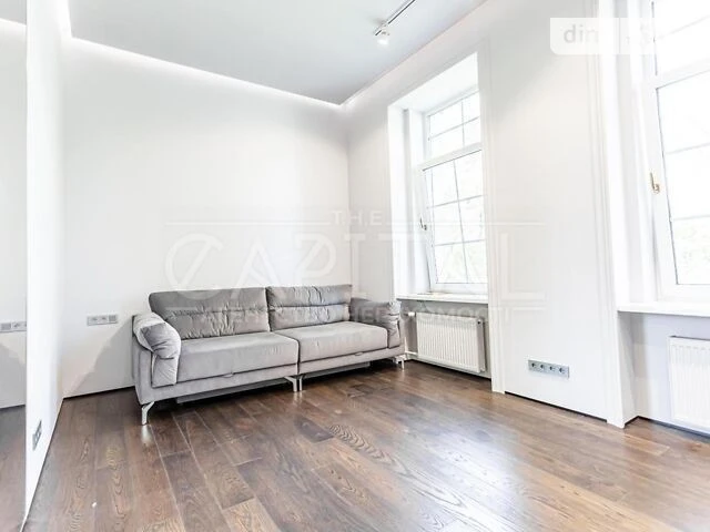 Sale of 4-room apartment 125 sq. m. on Konovaltsya Yevhena 17 •
