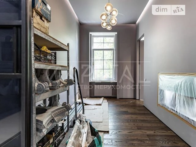 Sale of 4-room apartment 125 sq. m. on Konovaltsya Yevhena 17 •