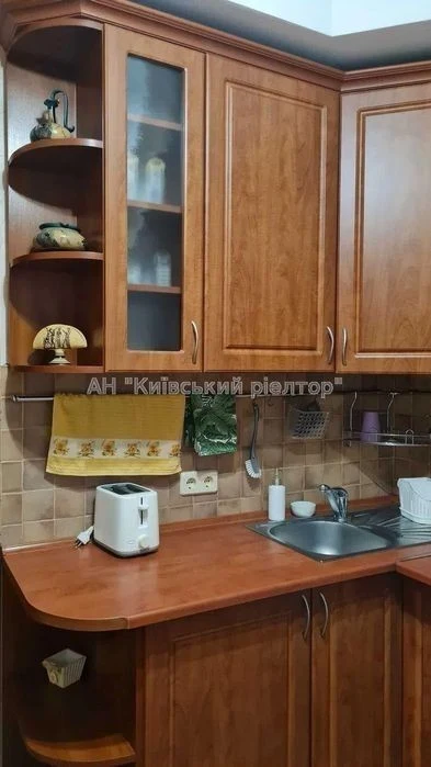 Оренда 3 кімнатної квартири. Оболонь. вул. В. Івасюка 42.