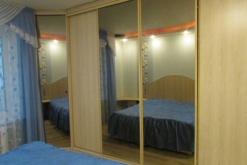 Троєщина. ТРЦ "Район". вул. Бальзака, буд. 57