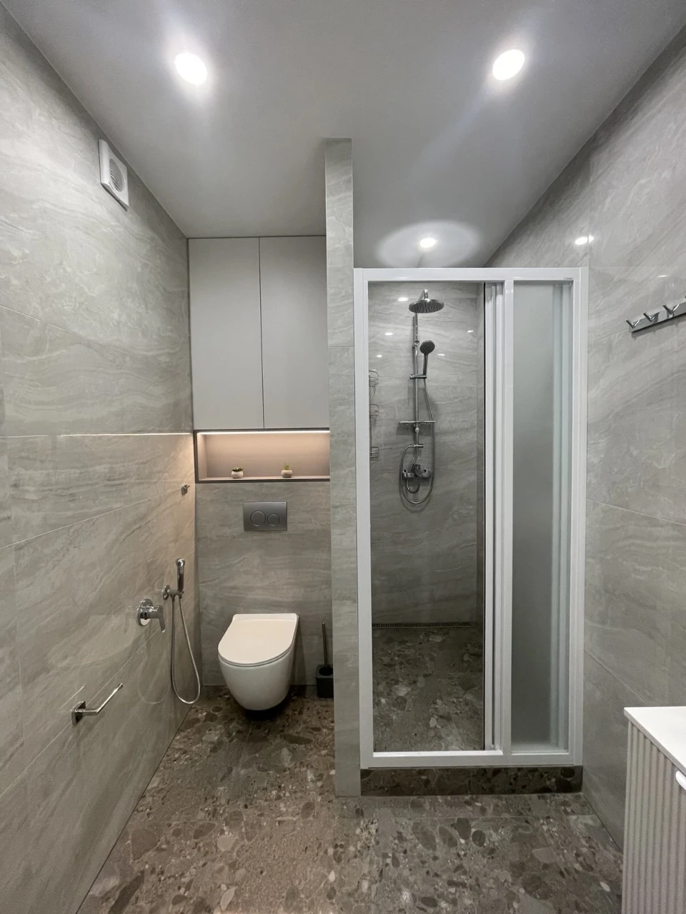 Аренда 2-комнатной квартиры 70 м², Александра Олеся ул., 7