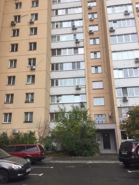 Аренда 3-комнатной квартиры 90 м², Дарницкий бул., 10