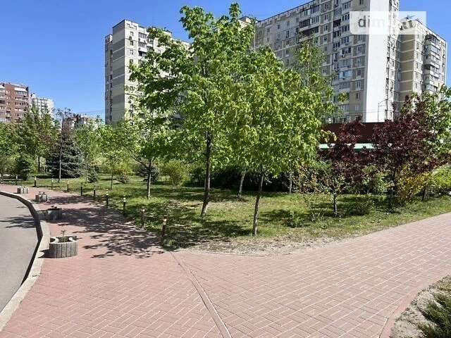 3-х кімнатна квартира з інвертором. аренда. М. Позняки (довг