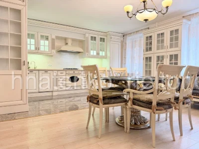 Продаж, 4к квартира, центр, 124м2, Соборності 40д