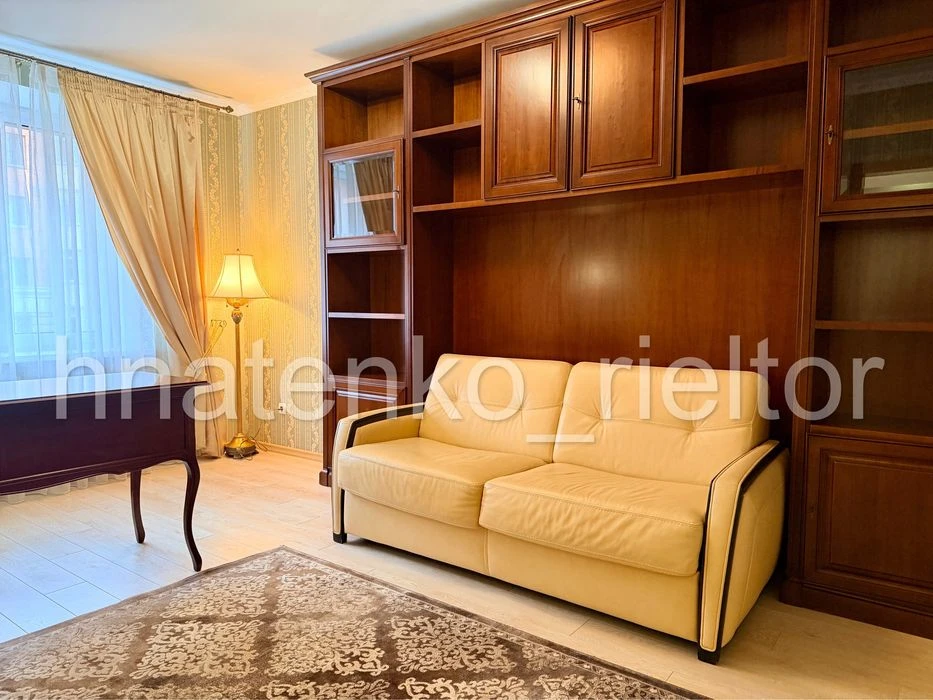 Продаж, 4к квартира, центр, 124м2, Соборності 40д