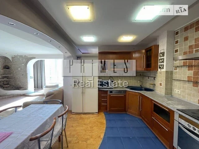 Продаж 5к квартири 190 кв. м на вул. Братства тарасівців 12/