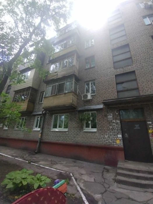 Продам 2-х кім.кв-ру по вул.Демократичній,Заводський район