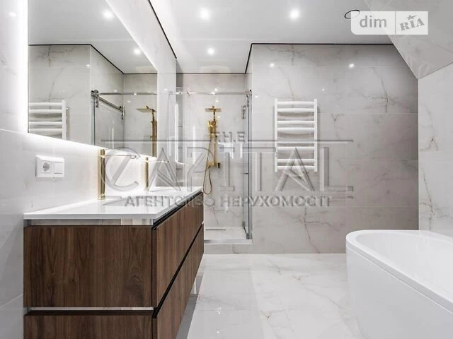 Продаж 3к квартири 112 кв. м на вул. Андрія Верхогляда 14А •