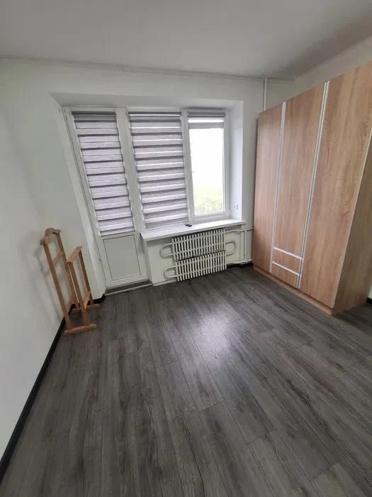 Продам 1-к квартиру Тополь