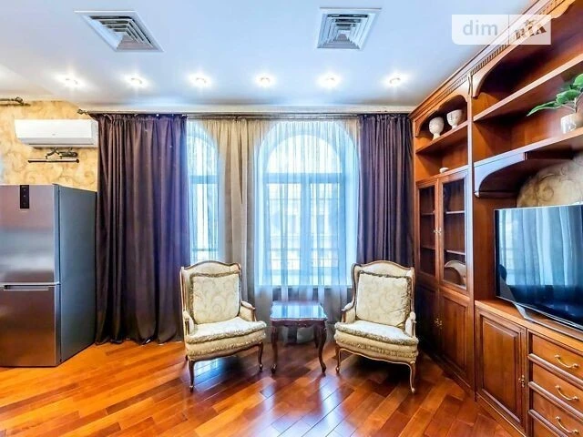 Продажа 1к квартиры 53 кв. м на спуск Андреевский 2Б • ID 34