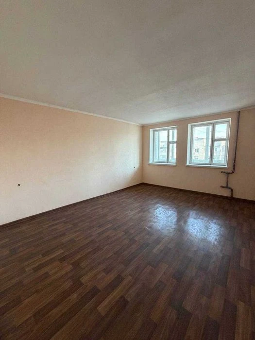 Продається простора 3-кімн. квартира у районі Казбет