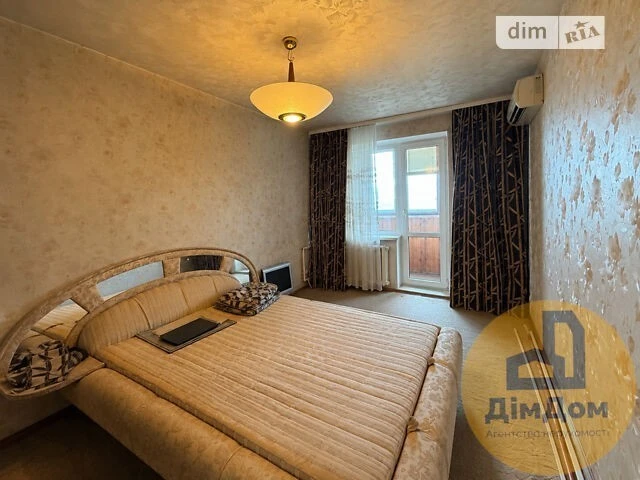 Продажа 3к квартиры 70.2 кв. м по ул. Ореста Левицкого 7 •