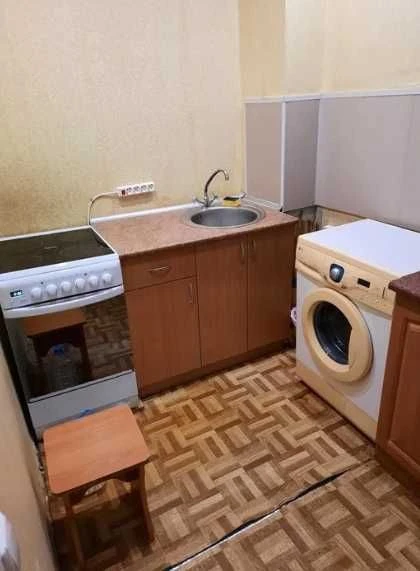 VS S4 2-room hotel-type apartment for sale on the street.