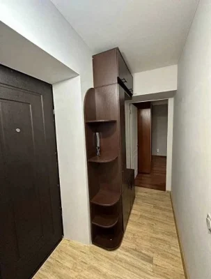 Продам 2-комнатную квартиру в центре города