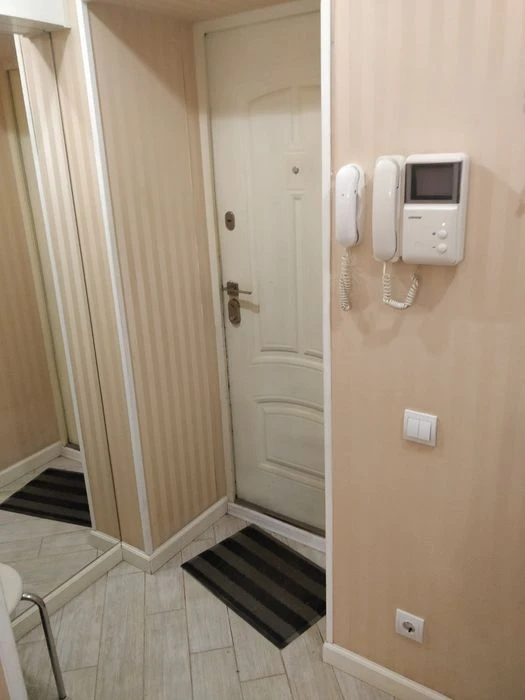 Selling 1 apartment, Bot metro station. Garden near the cable car.