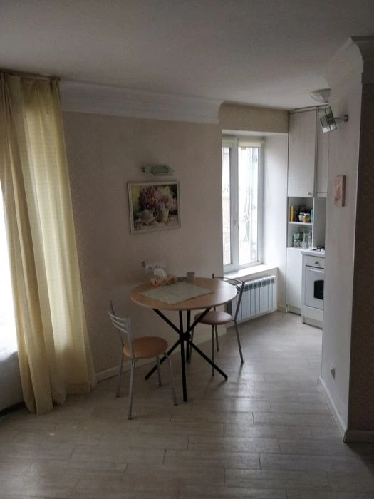 Selling 1 apartment, Bot metro station. Garden near the cable car.