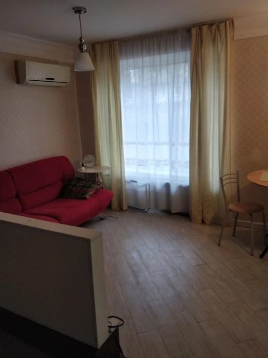 Selling 1 apartment, Bot metro station. Garden near the cable car.