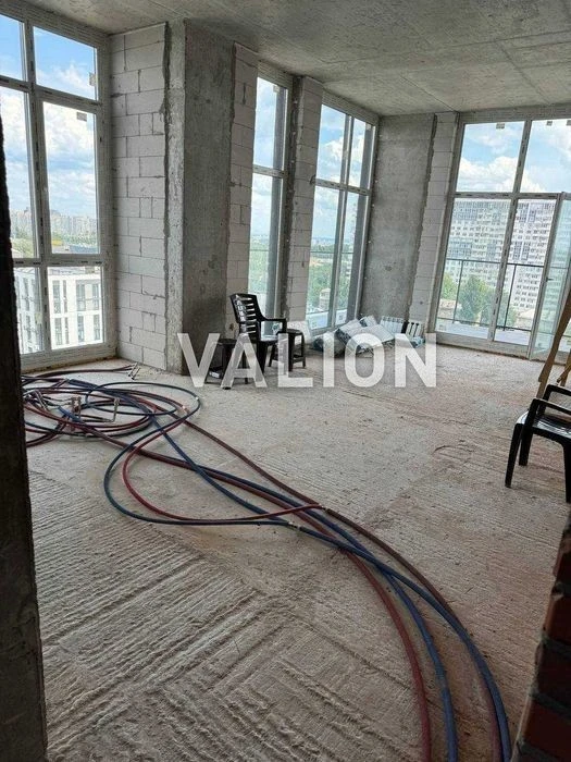 Продаж 3-х кімнатної квартири в ЖК Файна Таун вулиця Салютна