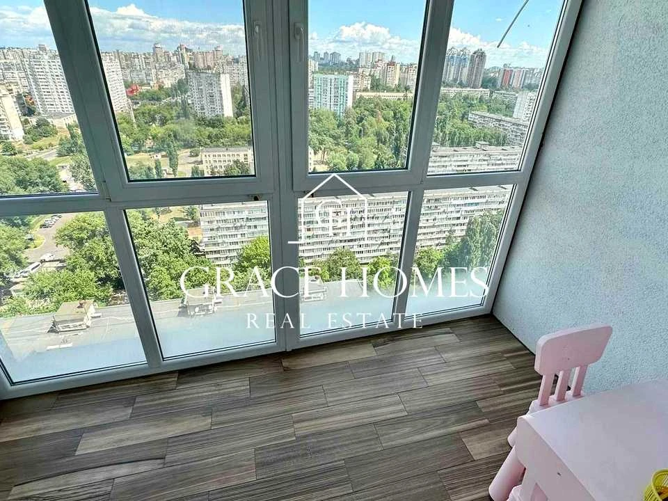 Квартира. Київ, Миколи Ушакова вул.