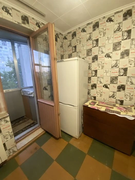 Продаж 1 кім. Квартири вул. Мілютенка 42