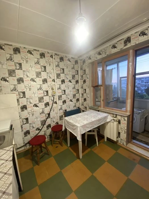 Продаж 1 кім. Квартири вул. Мілютенка 42