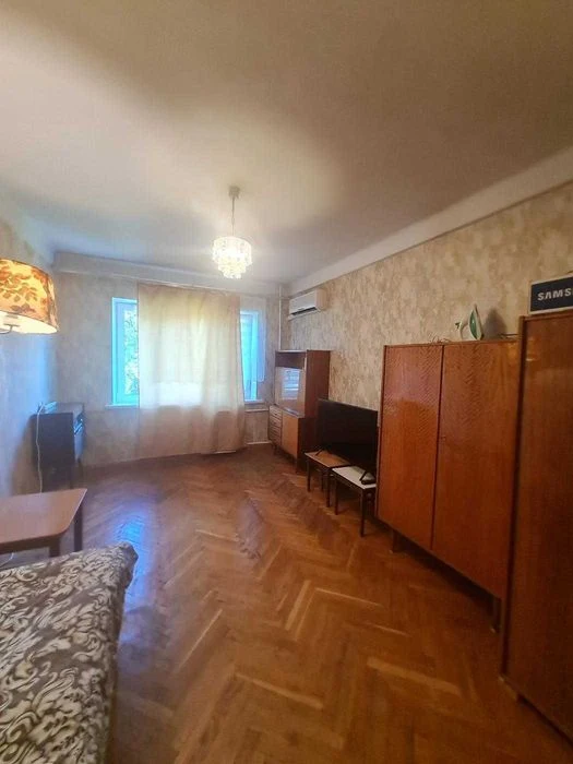 Купити 2к квартиру, 4 поверх з 5! Київ, вул. Туполєва, 16б.