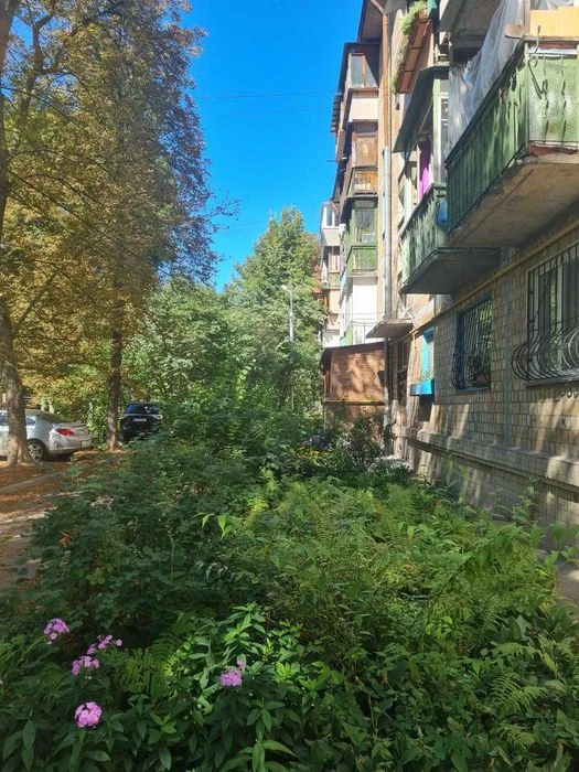 Купити 2к квартиру, 4 поверх з 5! Київ, вул. Туполєва, 16б.