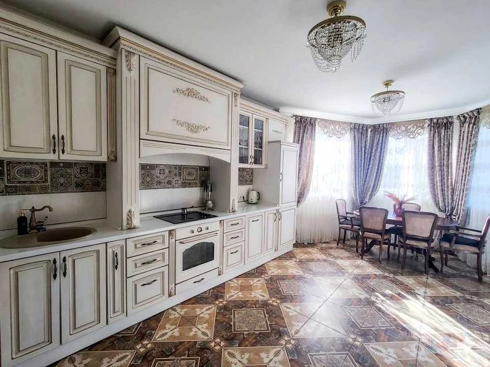 Будинок. Київ, Левадна вул.